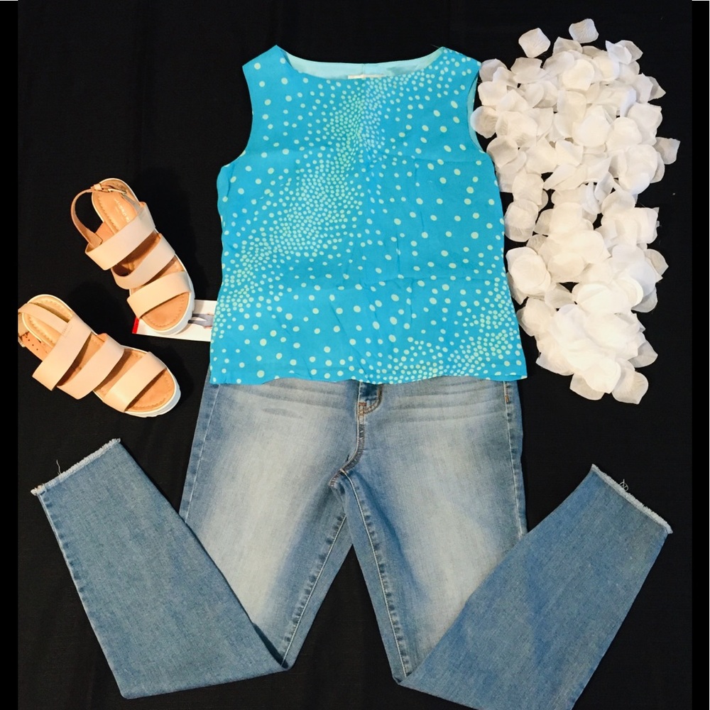 VICTORIA CHAISE top perfect for summer cool fabric